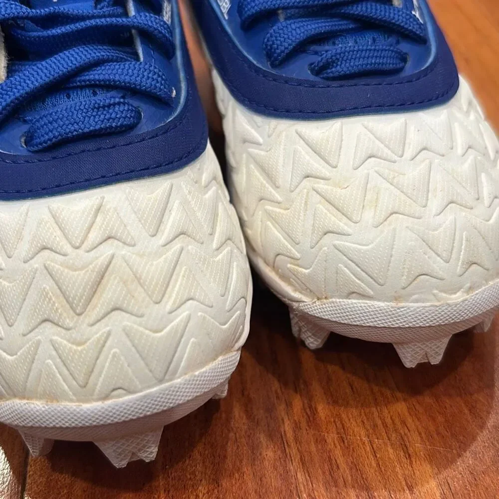 Under Armour BSBL Kids Baseball Cleats – Size 9K – White/Blue